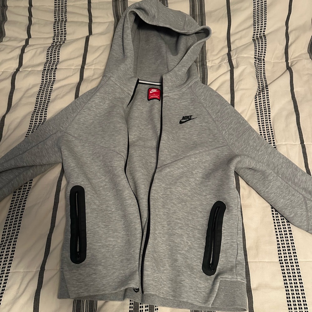 Nike Tech Youth XL Light Gray Hoodie Jacket